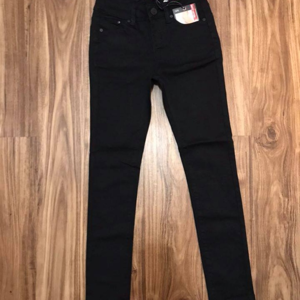 Harlow Skinny Jeans (Black) - Picture 4 of 5